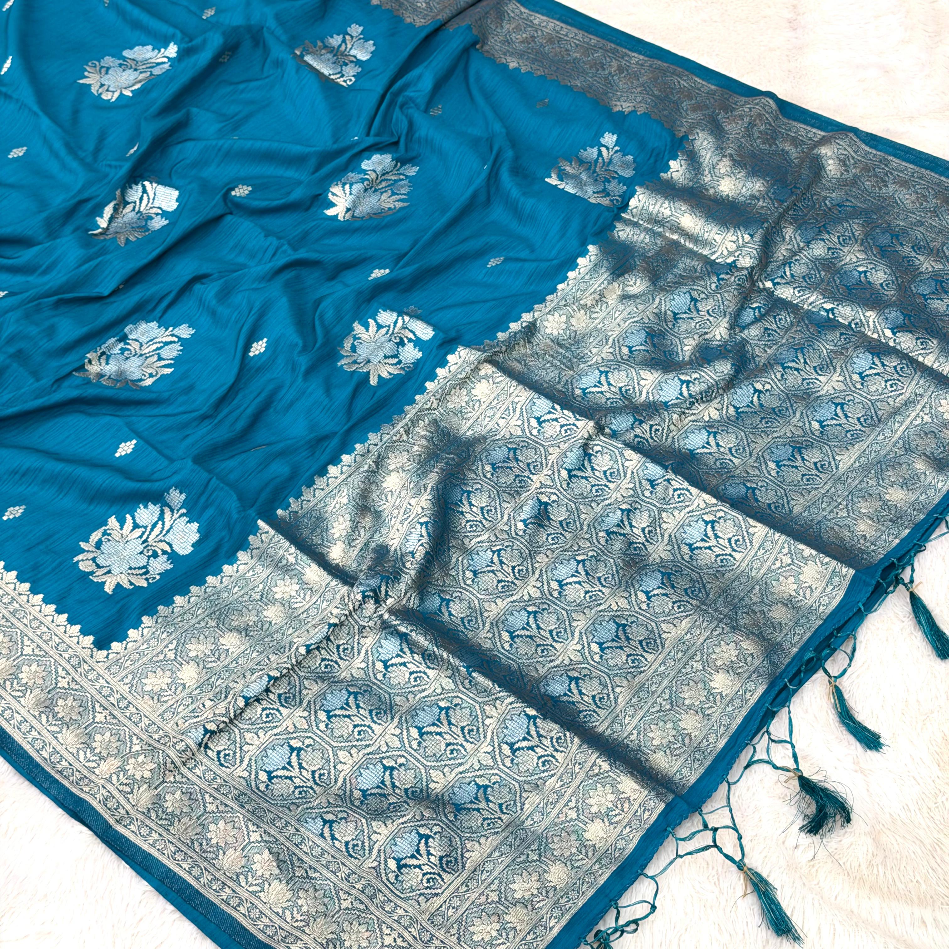 3D floral pattern Saree - Blue