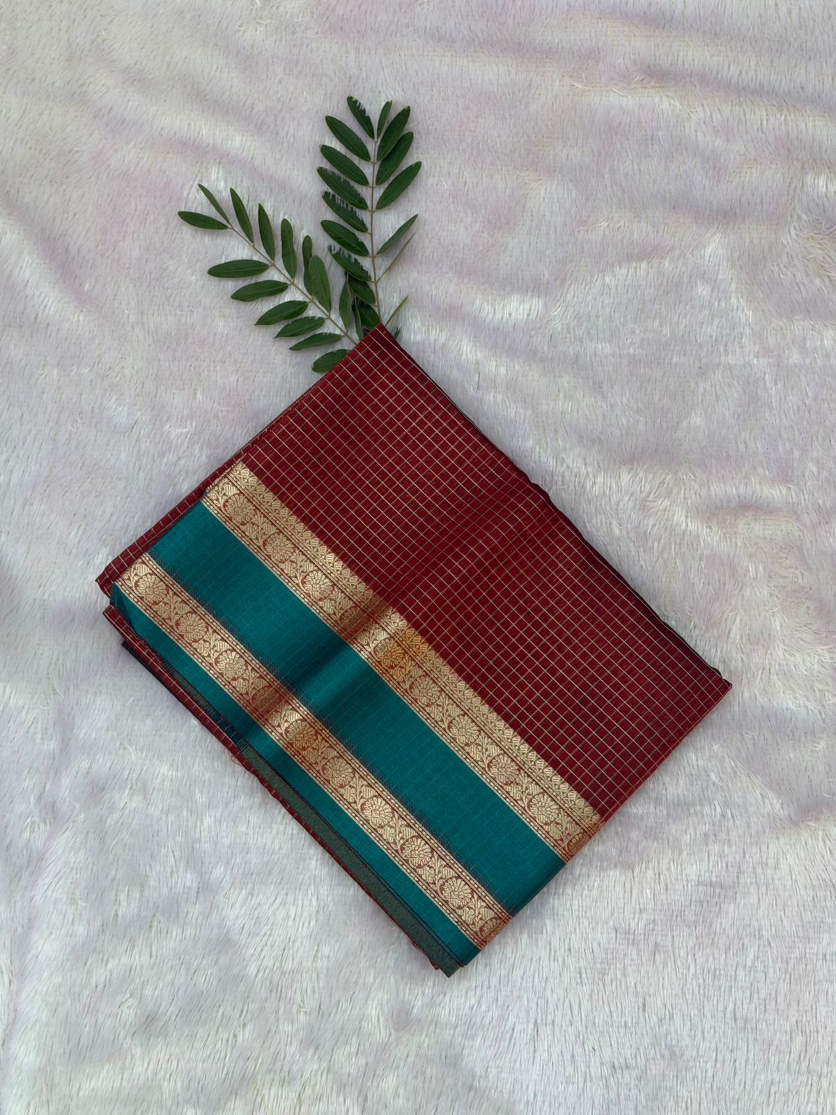 Namarata South Indian Pattern Saree - Maroon With Morpankhi