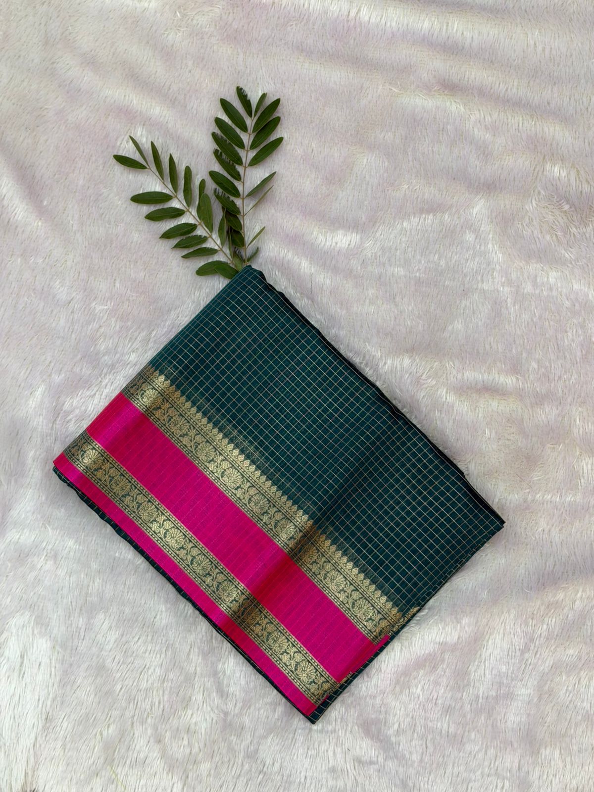 Namarata South Indian Pattern Saree - Bottle Green