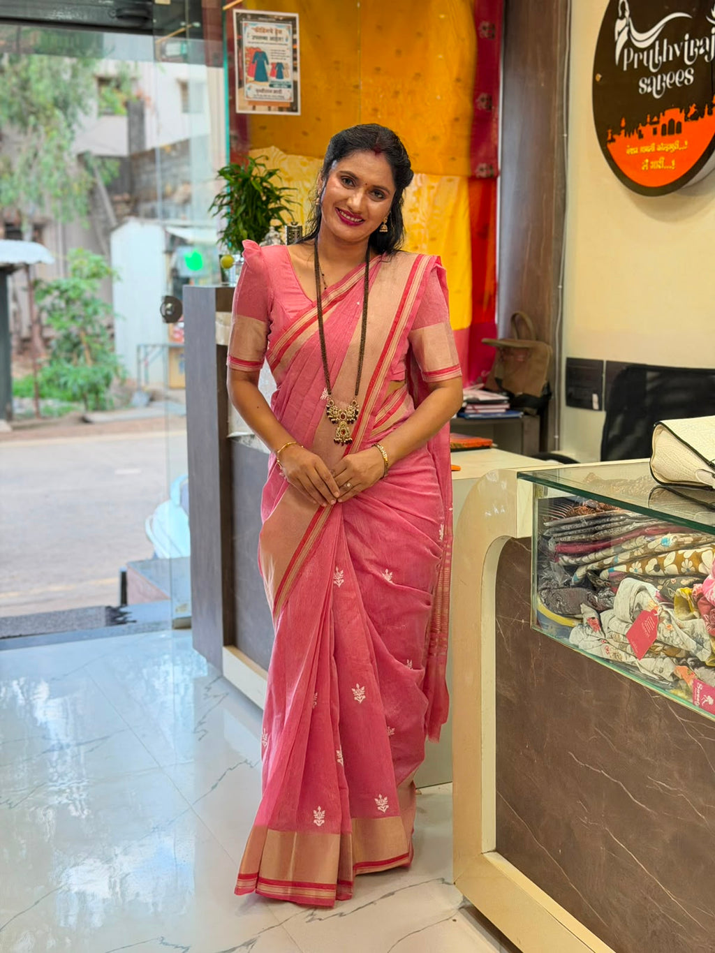 Thread Work Pattern Saree - Pink