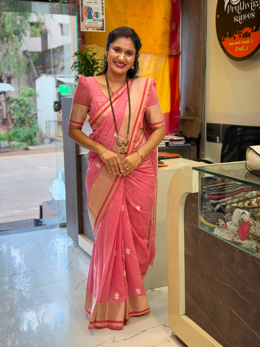 Thread Work Pattern Saree - Pink