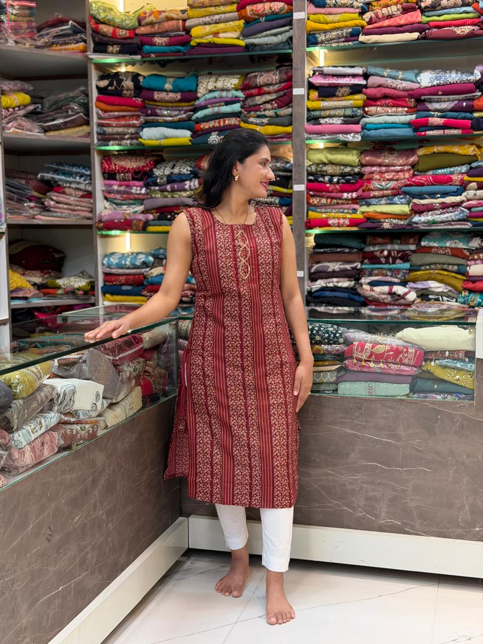 Crepe Embroidered Kurti - Marron