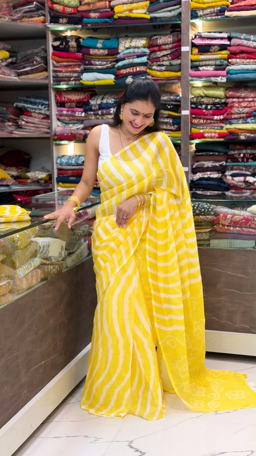 Lahariya Bandhani Saree