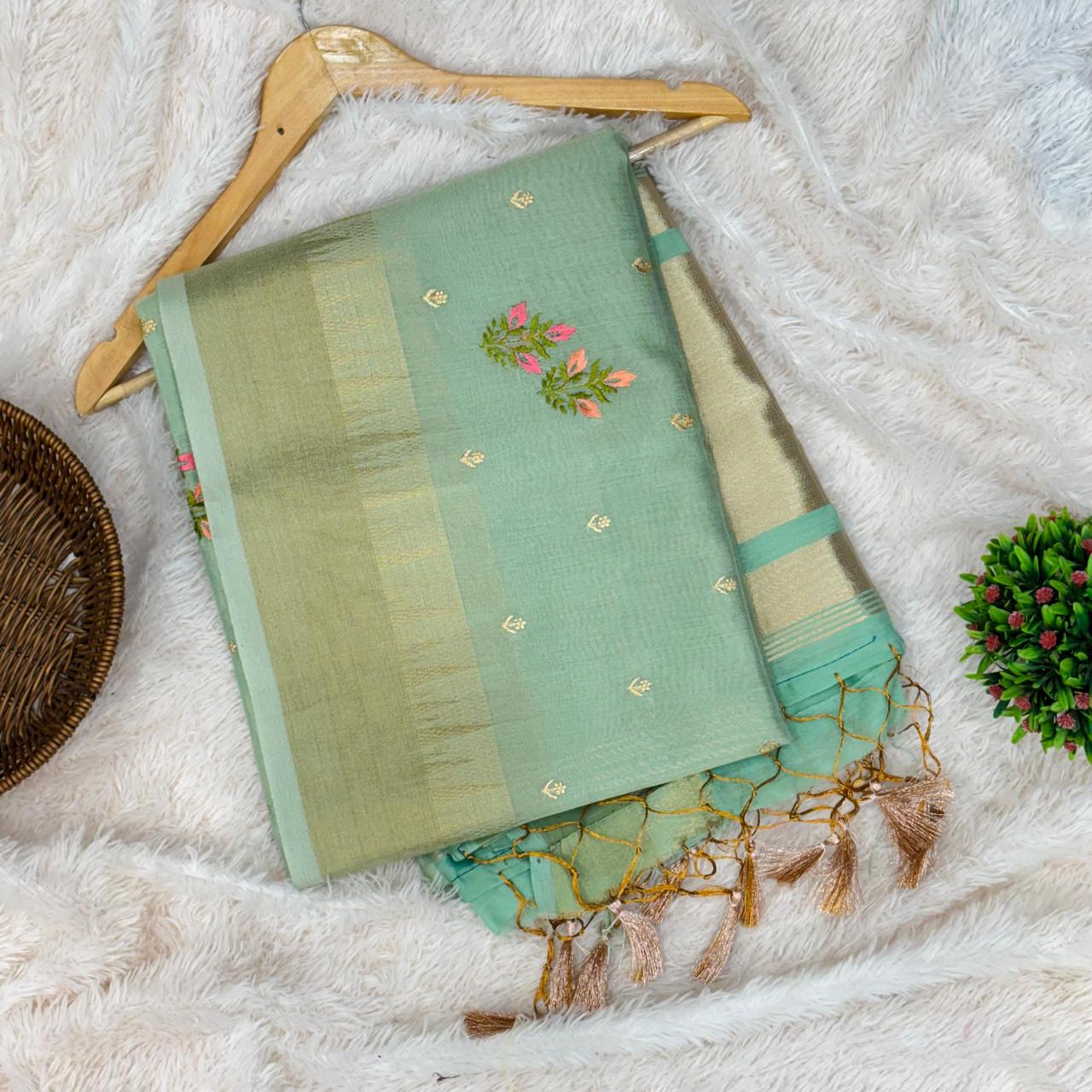 Banarasi tishu saree - Pista