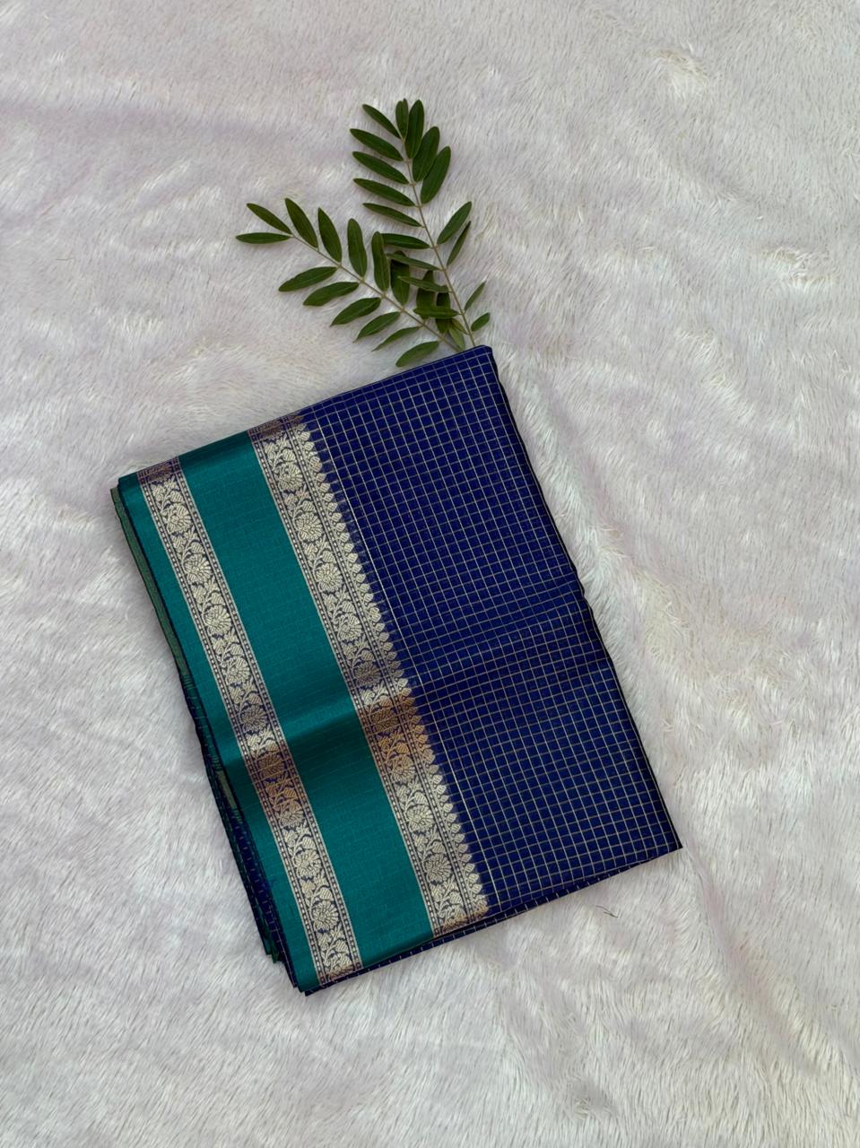 Namarata South Indian Pattern Saree - Navy Blue