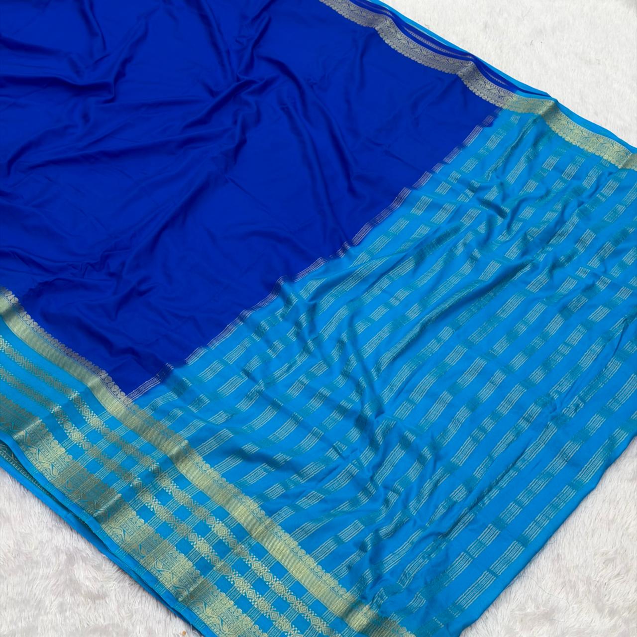Crep contrst boaarder saree - Royal Blue
