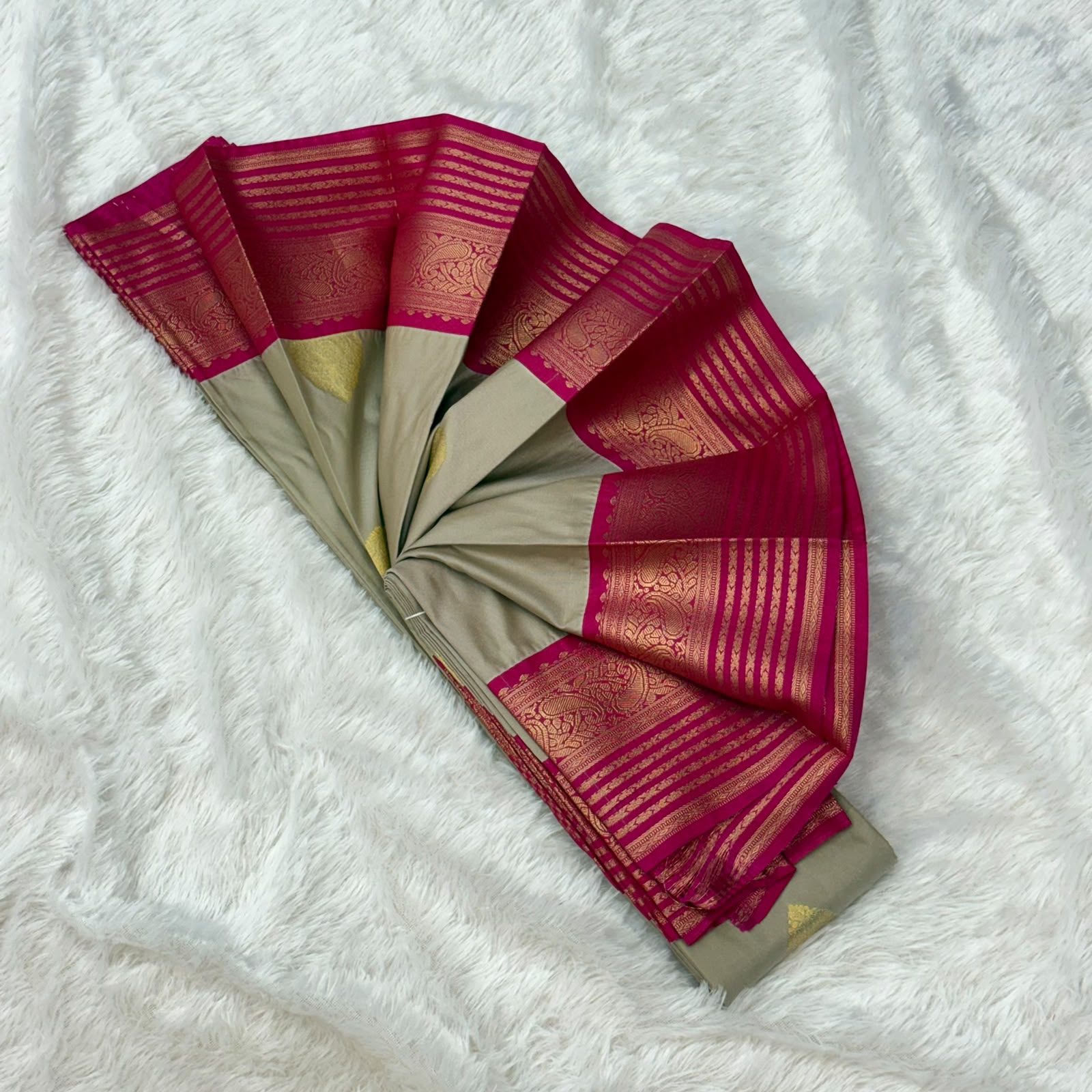 Silk Gadwal Saree - Grey