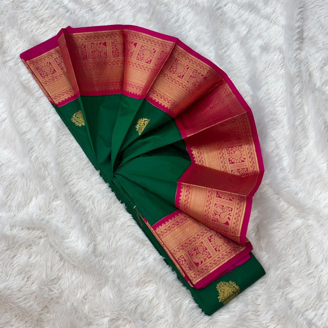 Silk Gadwal Saree - Green With Red