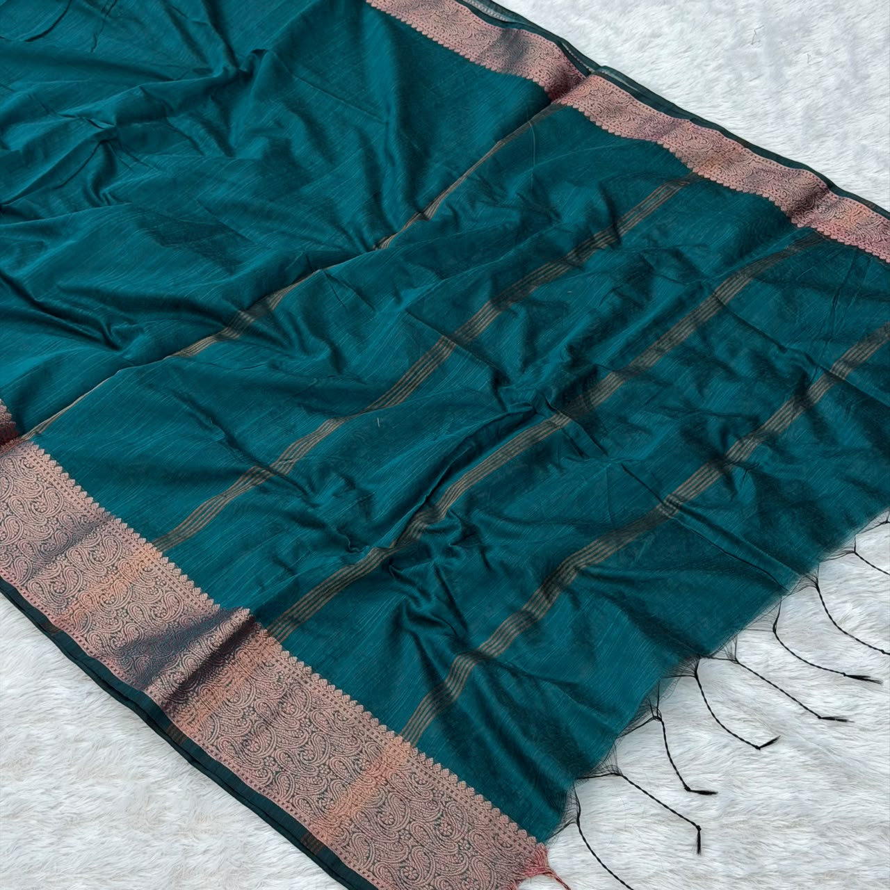Bansi Linen Saree - Morpankhi
