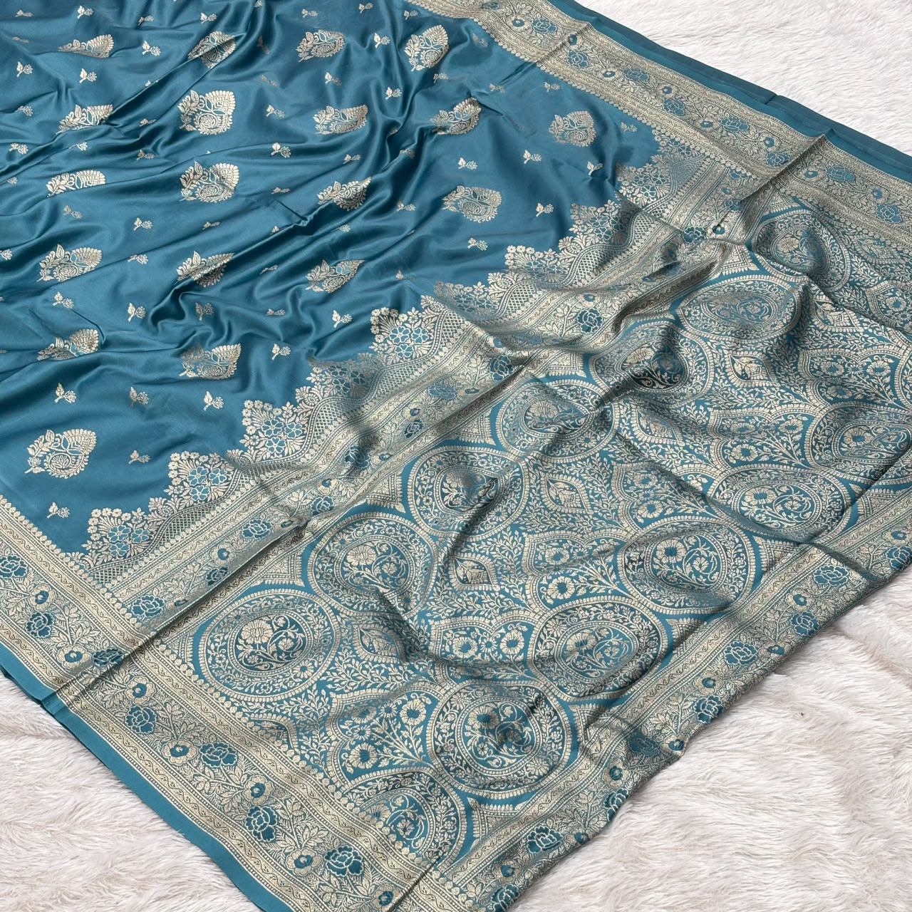 Kathpadar Silk Saree - Blue