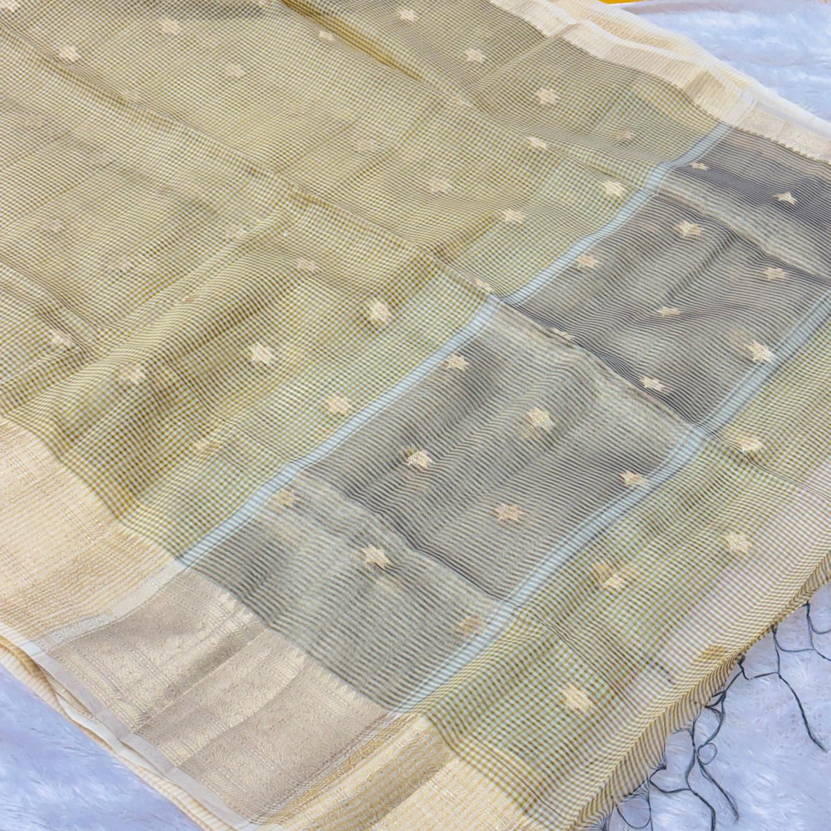 Cotton Silk Checks Maheshwari Saree - Light Yellow