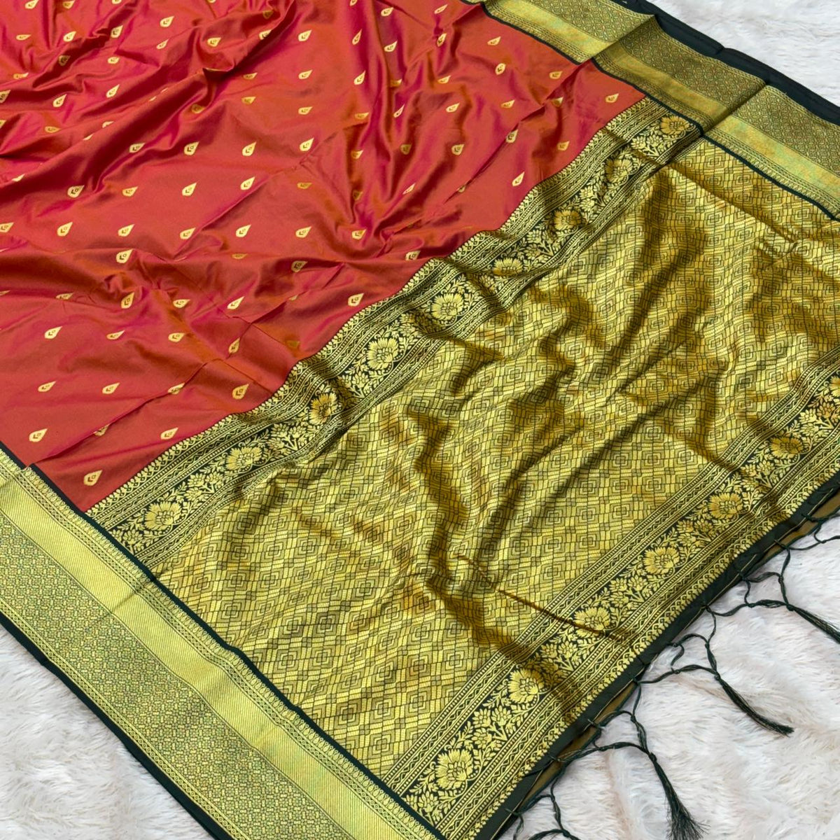 South Silk Look Saree –  Coral Red