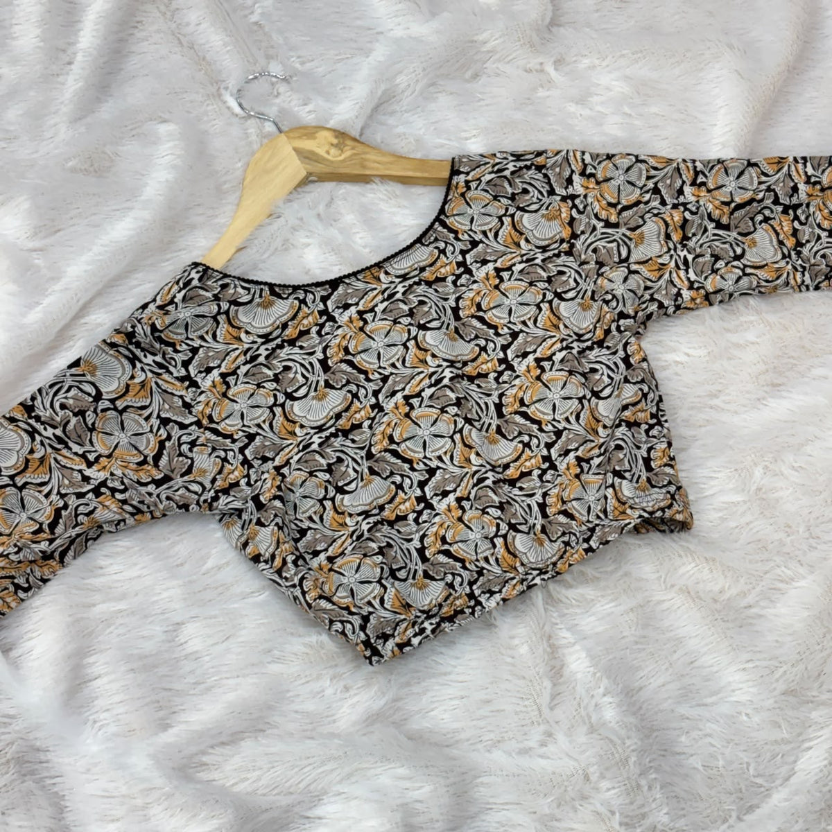 Kalamkari Print  Blouse - Black And White colour shade