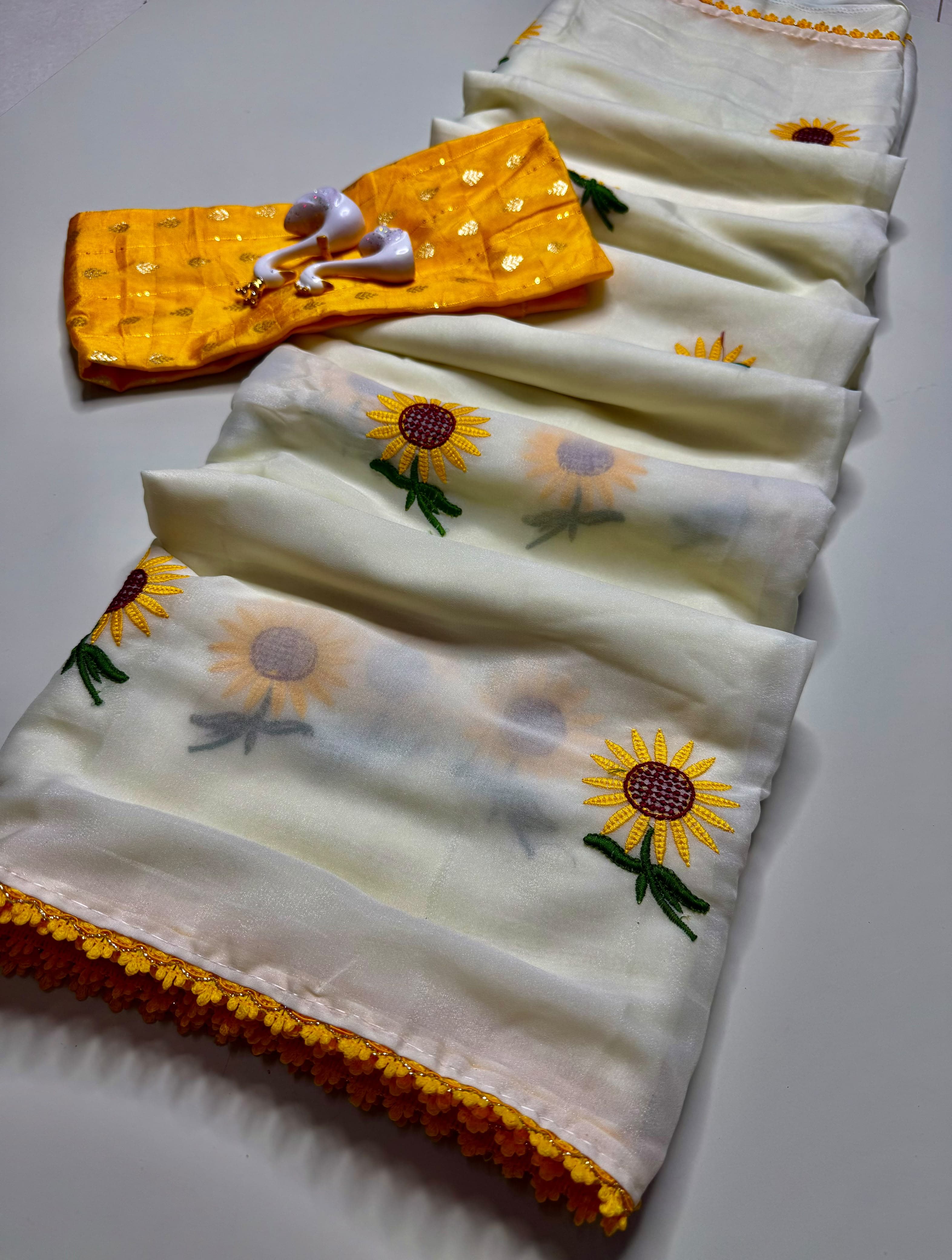 White Star Georgette Saree