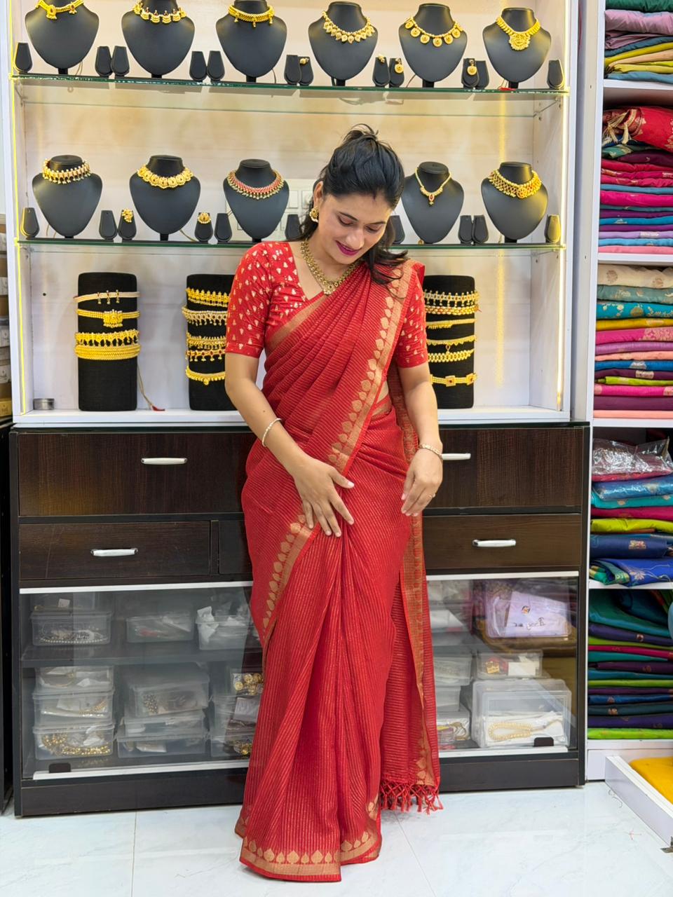 Zari Lining Maheshwari Border Saree - Red