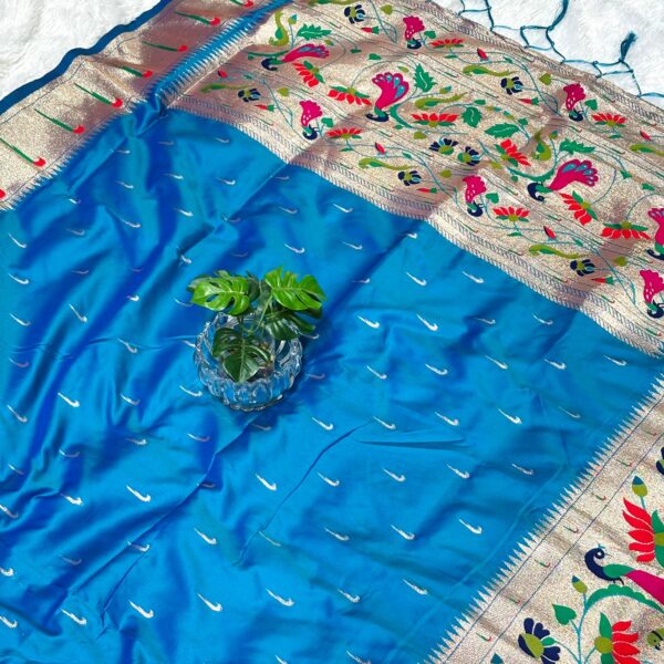 Maharani Muniya Paithani Saree – Blue
